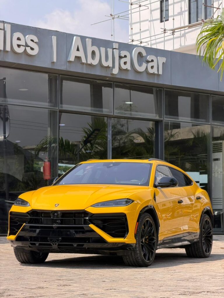 2026 LAMBORGHINI URUS SE